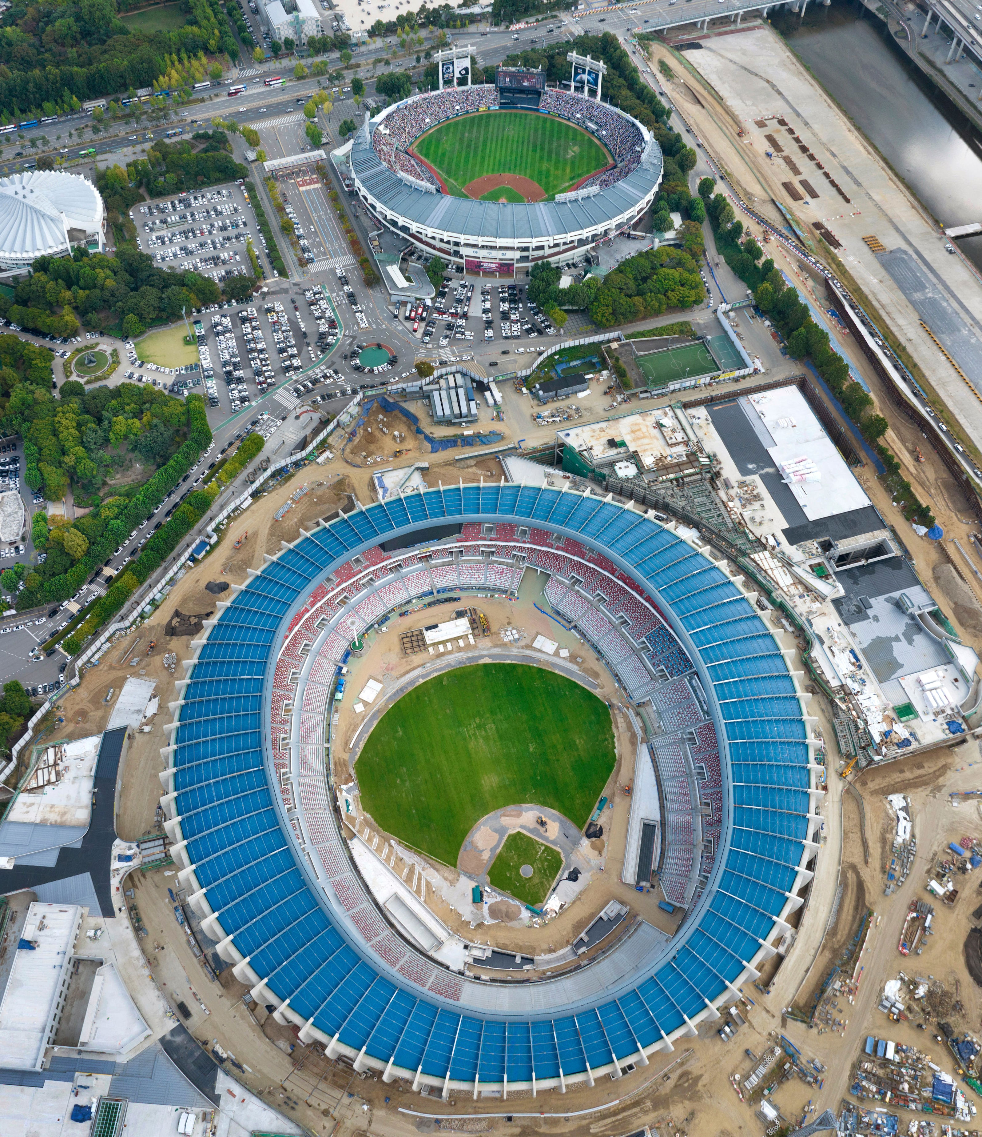 Olympic Stadium's transformation into baseball venue