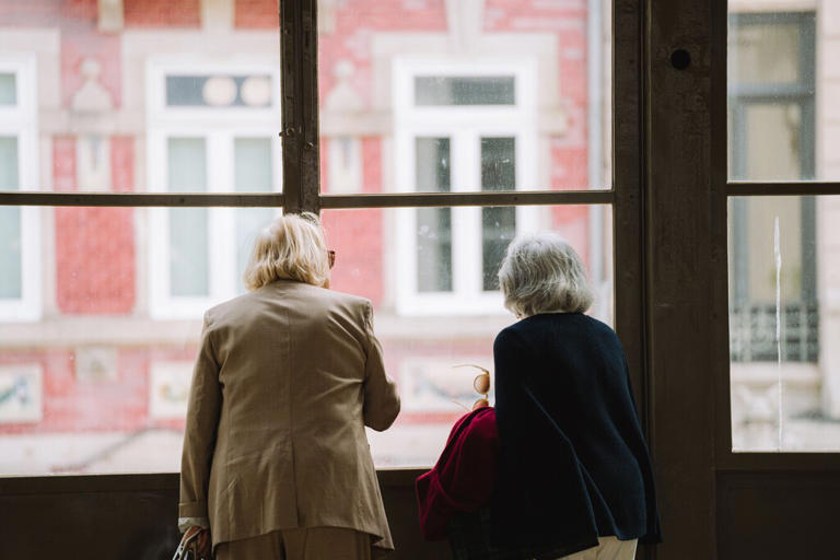 Servicios Sociales suprime la pensión no contributiva a una mujer de 80 años y le pide la devolución de 26.942 euros 