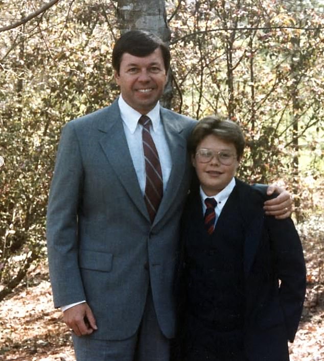 Insiders: Childhood misery driving Ryan Seacrest's transformation