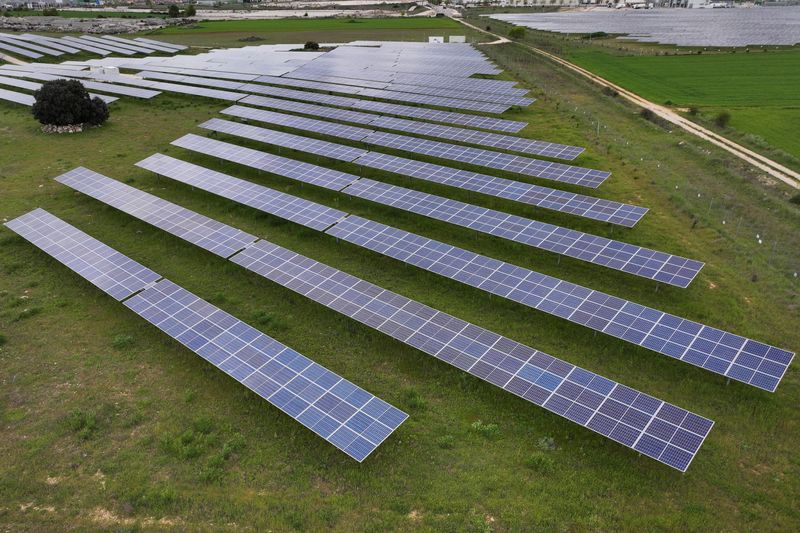 Thousands of European wind and solar power systems exposed online ...