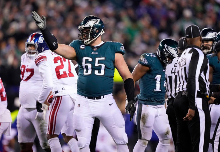 Lane Johnson retiring after 14 seasons in NFL