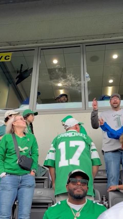 Eagles fans throw missiles at celebrating Rams coaches after game