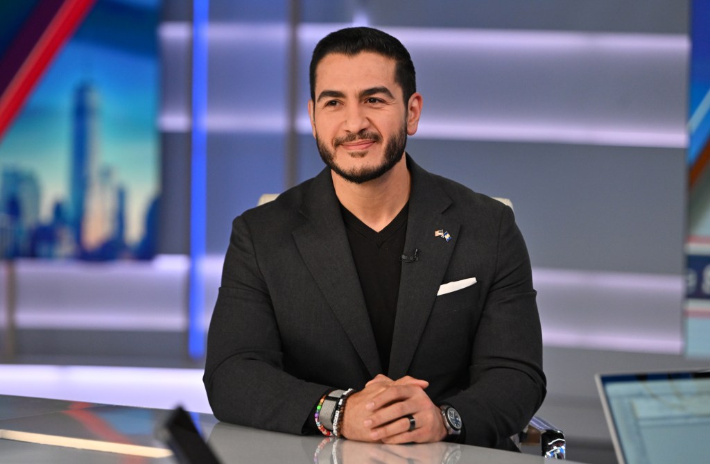 AOC privately gushes if El-Sayed pulls off victory in Michigan, lefties ...