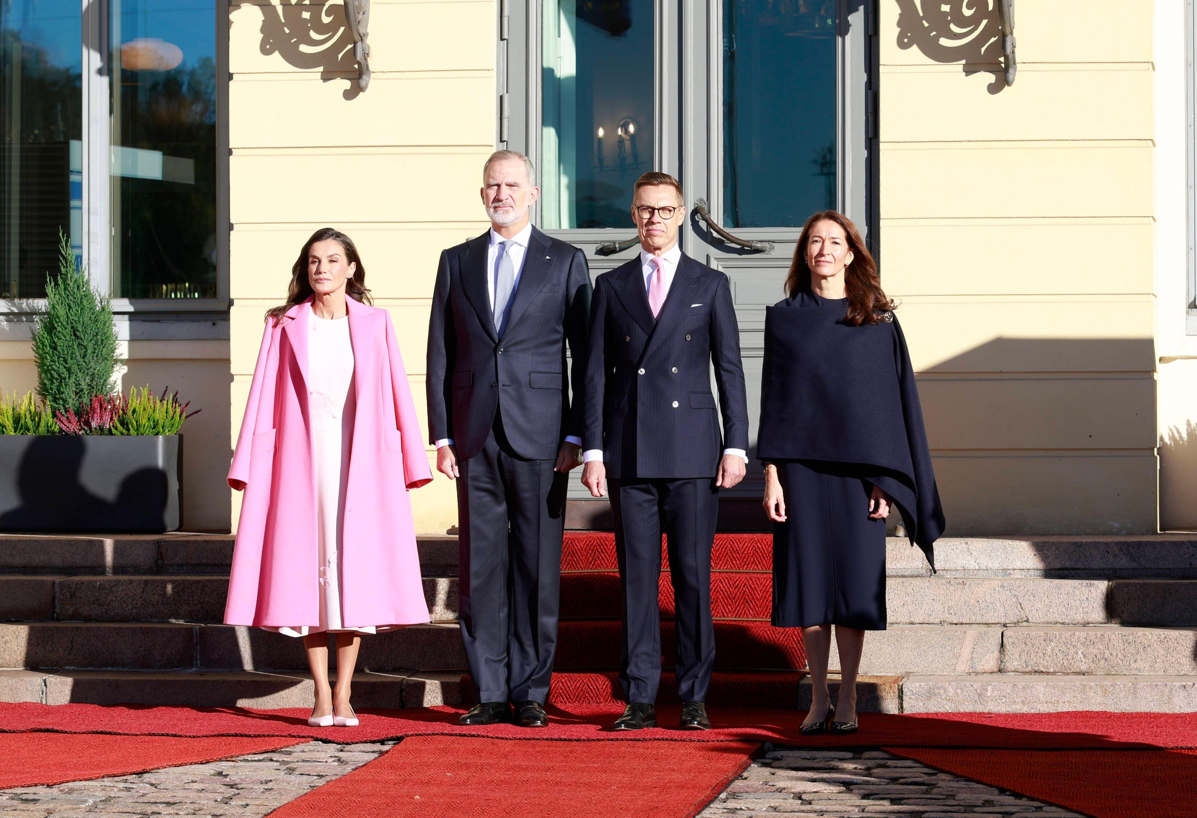 Rosa-Hammer in Helsinki: Königin Letizia überrascht mit Recycling-Look