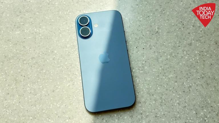iPhone 17 gets big discount ahead of festive season, know how much they ...