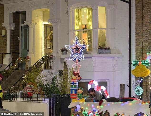 Ding-dong merrily in Highbury as festive Amandaland turns leafy street ...