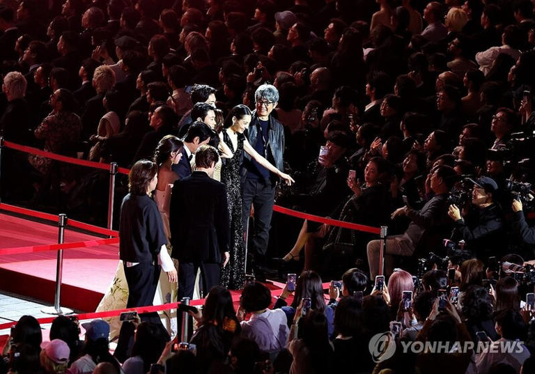 (LEAD) Busan film fest kicks off with 'A-list' status for 1st time