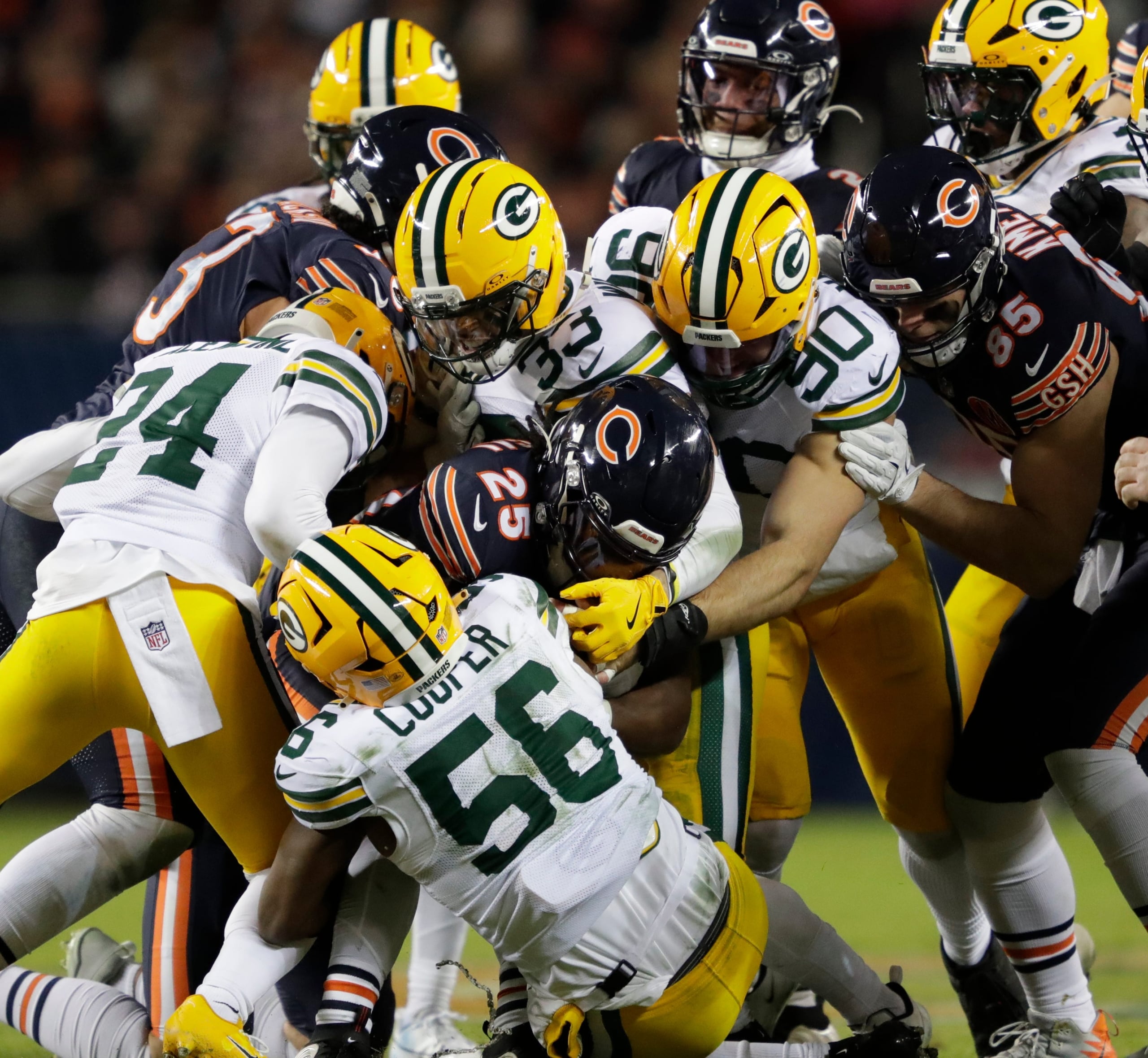 Bears-Packers rivalry explodes as both sides trade shots