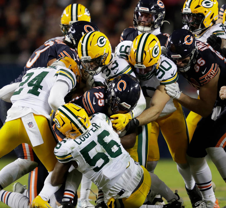 Bears-Packers rivalry explodes as both sides trade shots