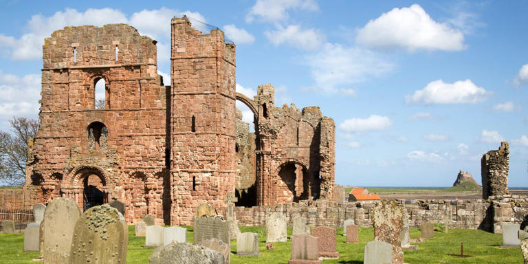 Volunteers dug up 1,000 clues beneath a church. They rewrite medieval ...