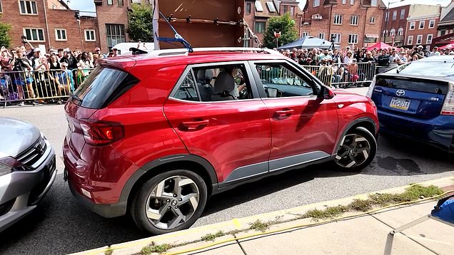 Philadelphia drivers compete at city's first parallel parking championship