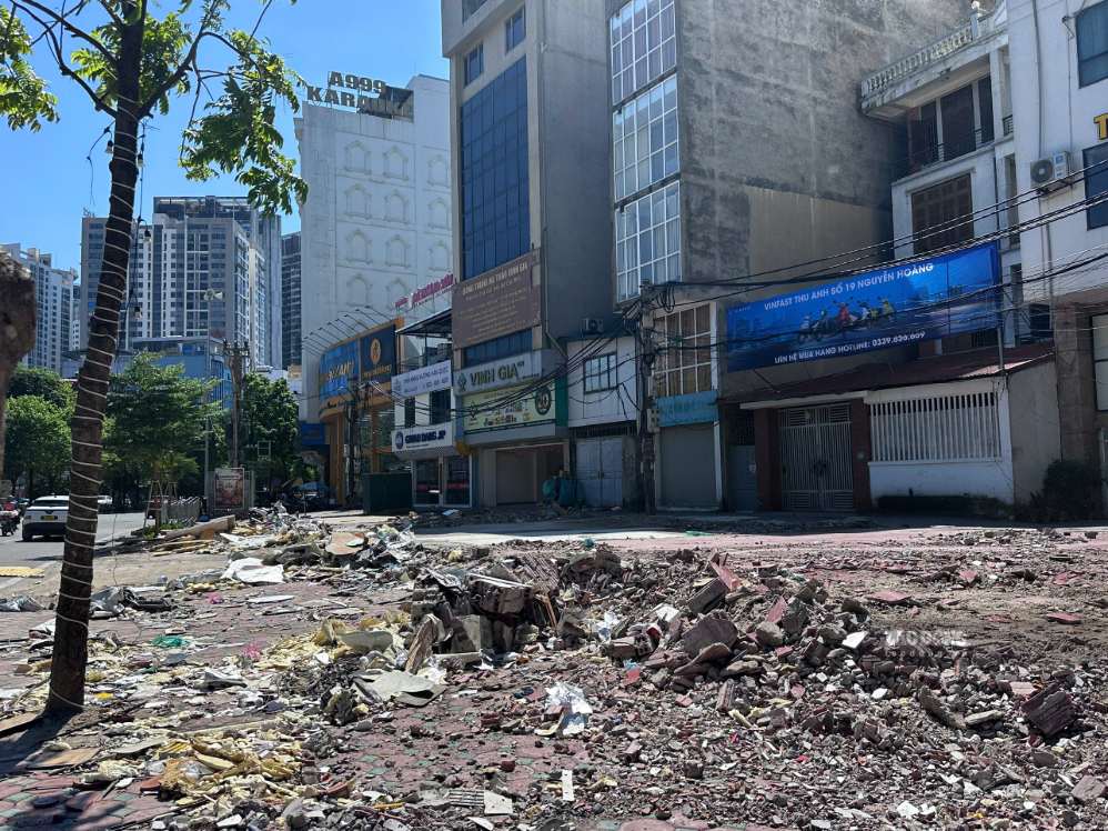 Hà Nội phá dỡ các công trình, tạo mặt bằng xây vườn hoa ở phường Từ Liêm
