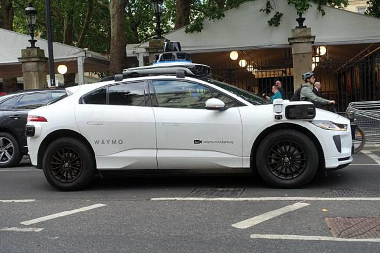 Waymo to start offering driverless rides in Detroit