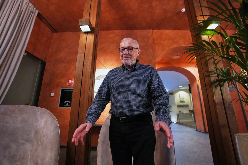 Scientist who hunts mysterious ghost particles in the Antarctic ice ...