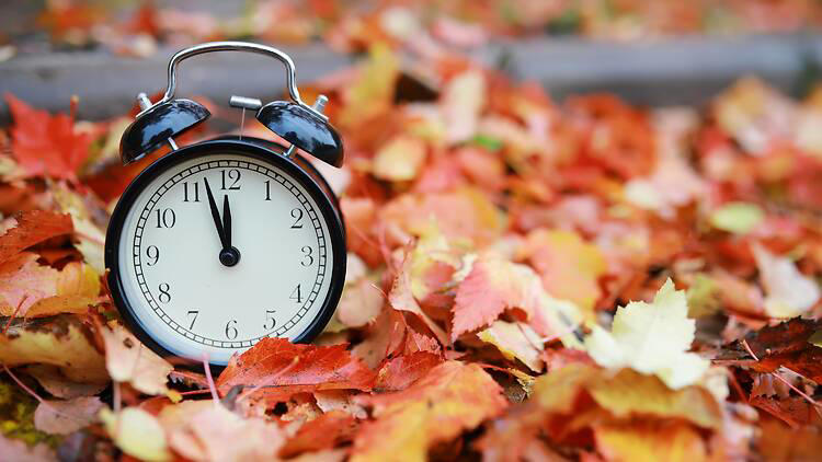 When do the clocks go back in 2026? Here’s when Daylight Saving Time ...