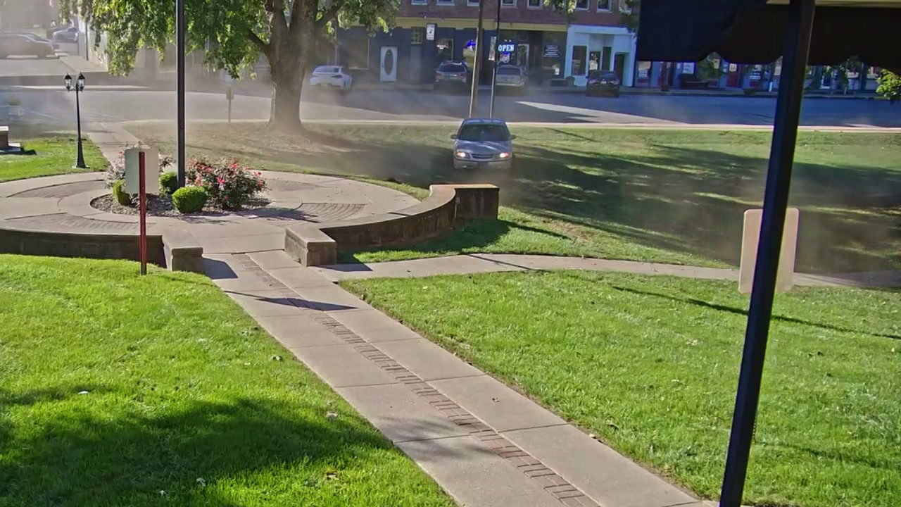 Watch: Drunk driver does donuts on courthouse lawn before arrest