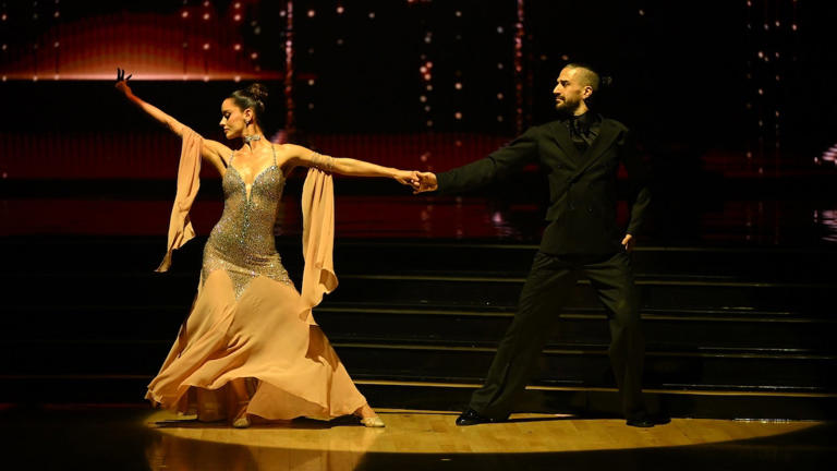 'DWTS' week 4: Maura Higgins' 'Exquisite' waltz earns top score on ...