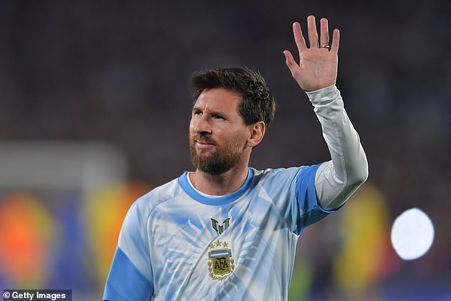 Lionel Messi leaves Argentina in tears as he pays tribute to his father ...