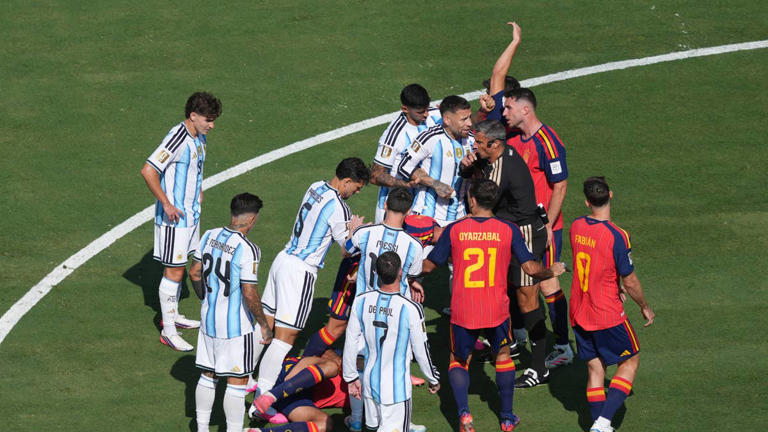 Why is Leandro Paredes not playing tonight for Argentina vs. Benin?