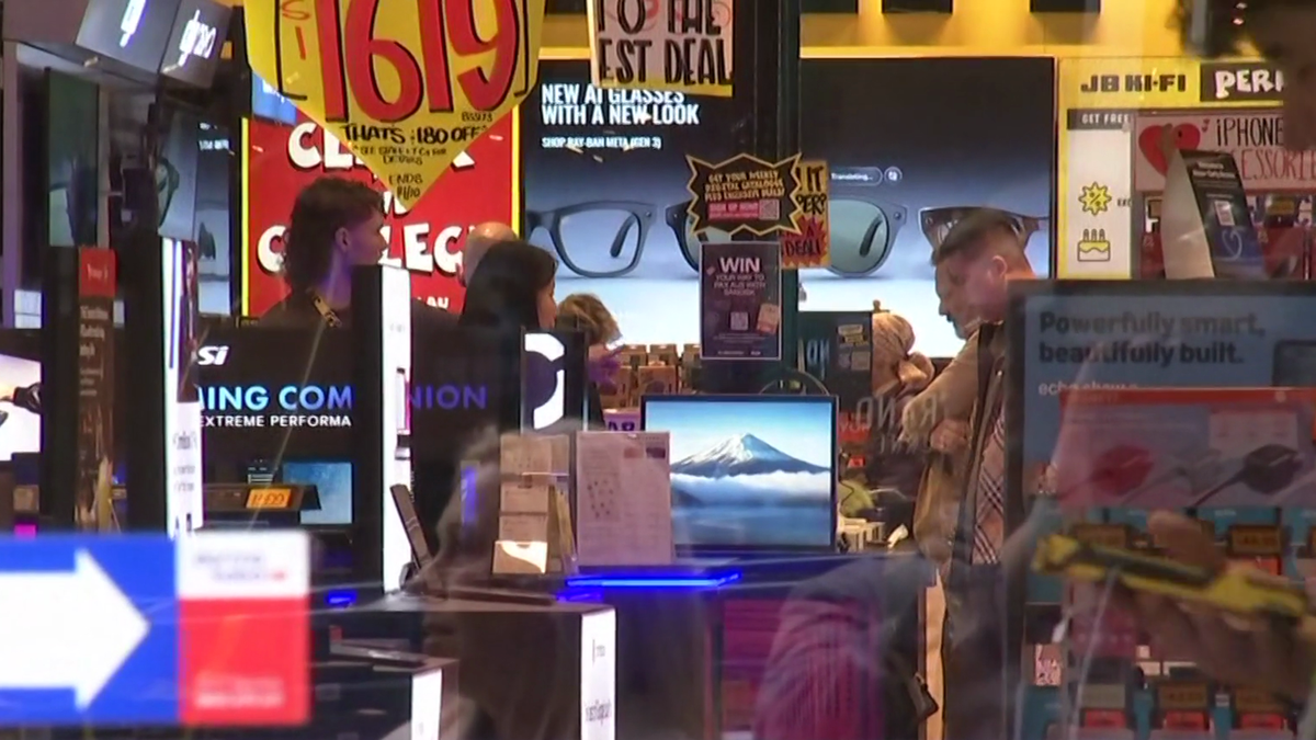 JB Hi-Fi faces class action over claims it sold worthless warranties on ...