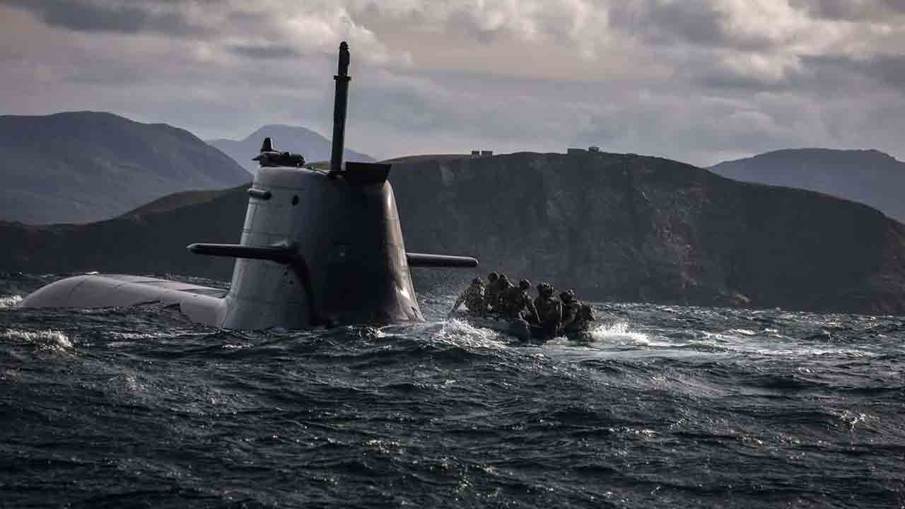 British commandos land from German submarine in force’s largest ...