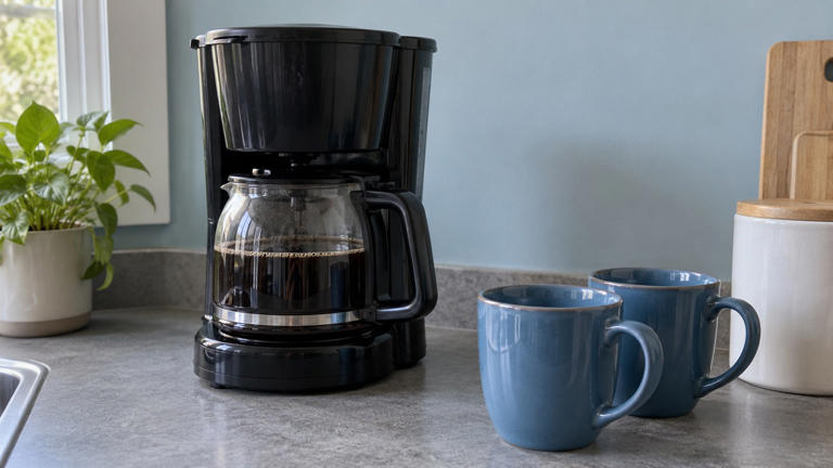 Pour over vs drip coffee: Which method fits your morning?