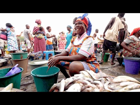 Ghana food adventure: Fish market, waakye & Elmina Castle