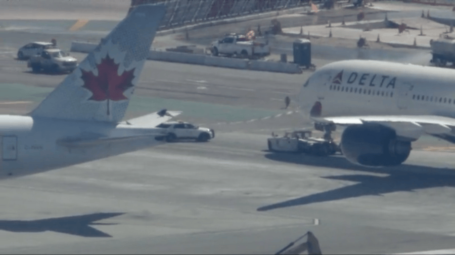 Two planes involved in minor taxiway collision at Los Angeles ...