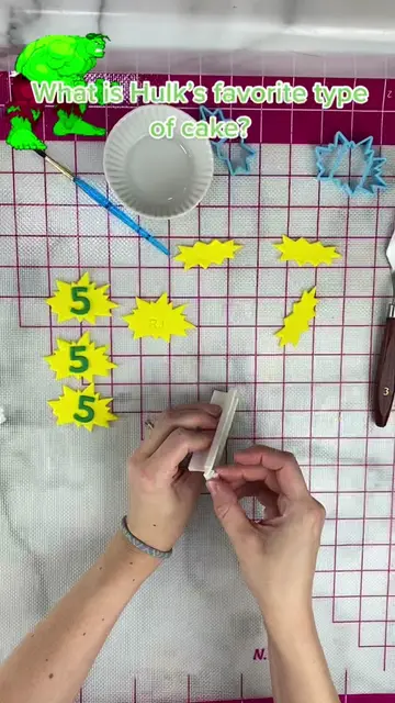 Hulk smash cake topper ideas for kids' birthdays