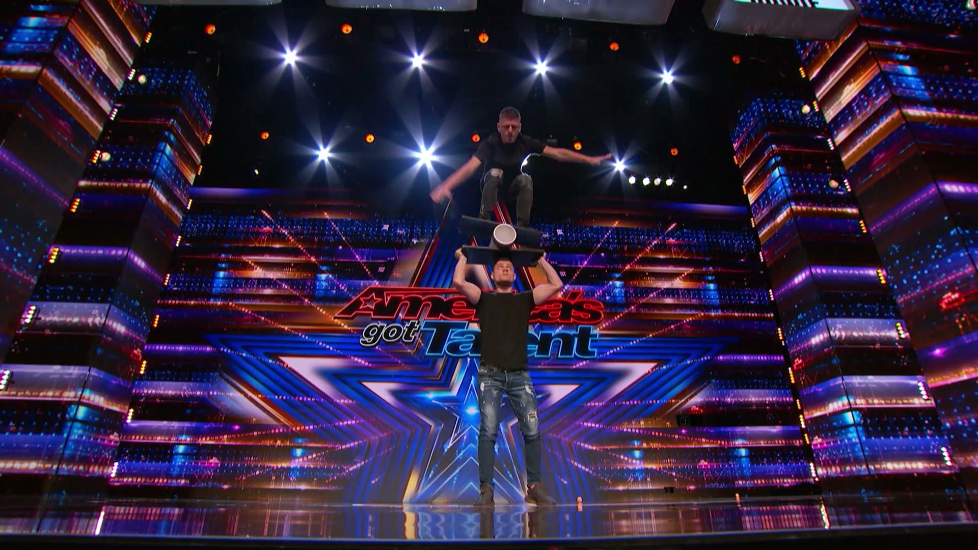 Balla Brothers - Acrobat duo
