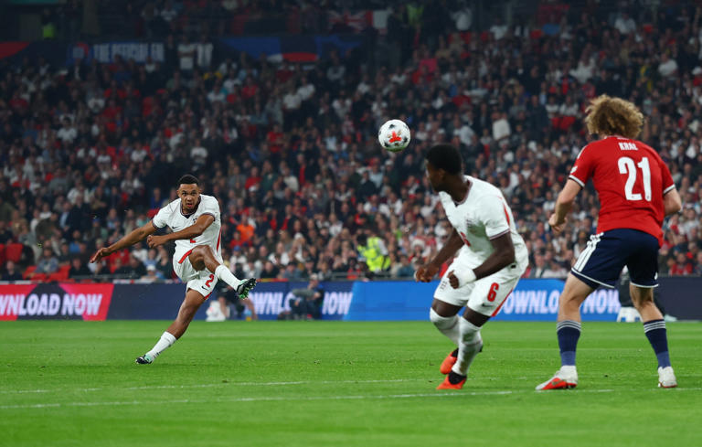 Bellingham hails Kane as best to have worn the shirt after win