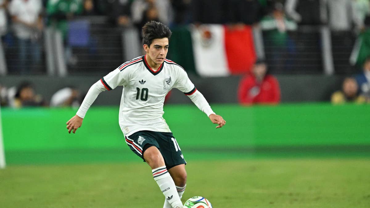 Why is Gilberto Mora not playing tonight for Mexico vs. Chile?