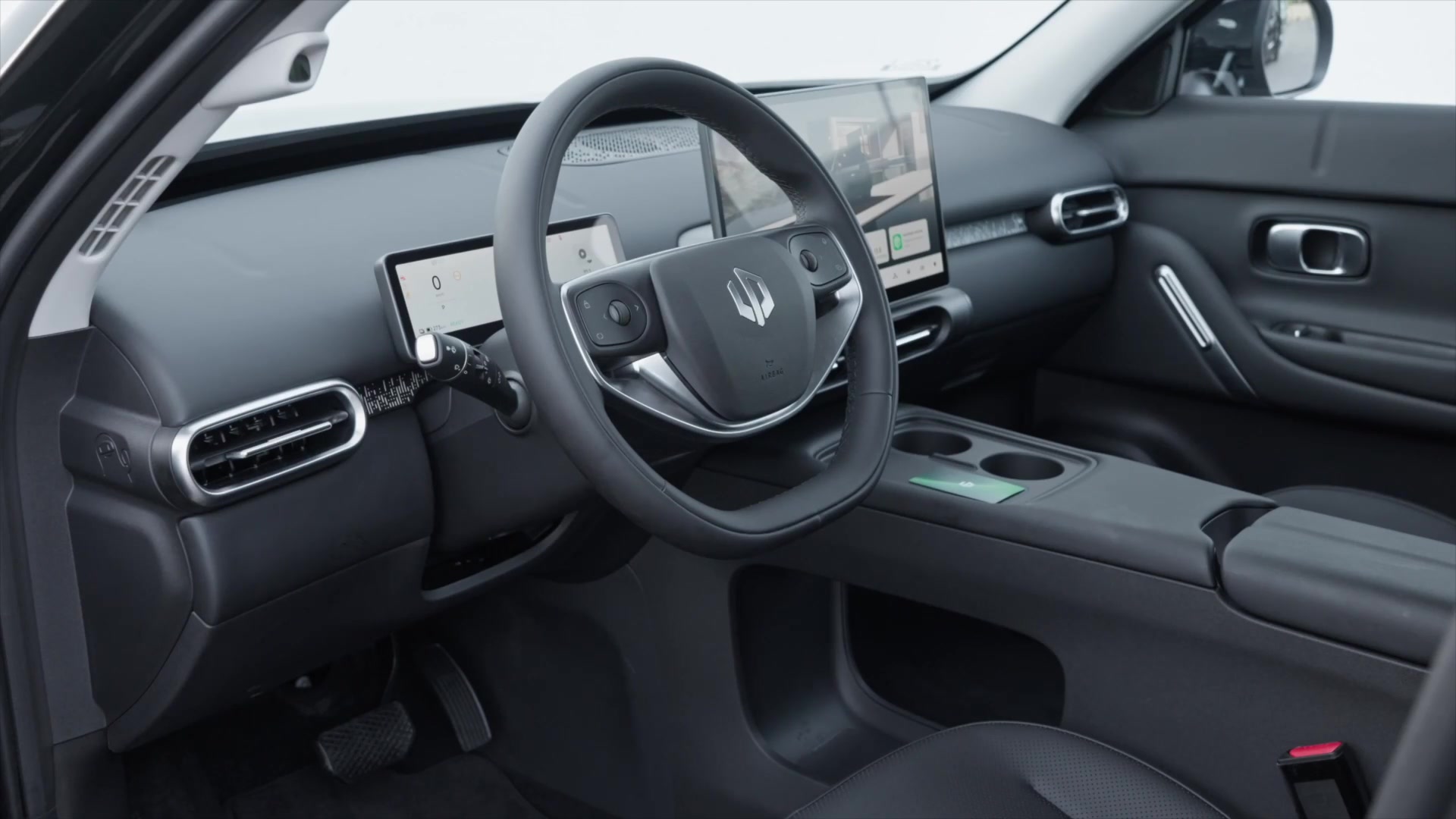 Leapmotor B03X in seaweed green interior design