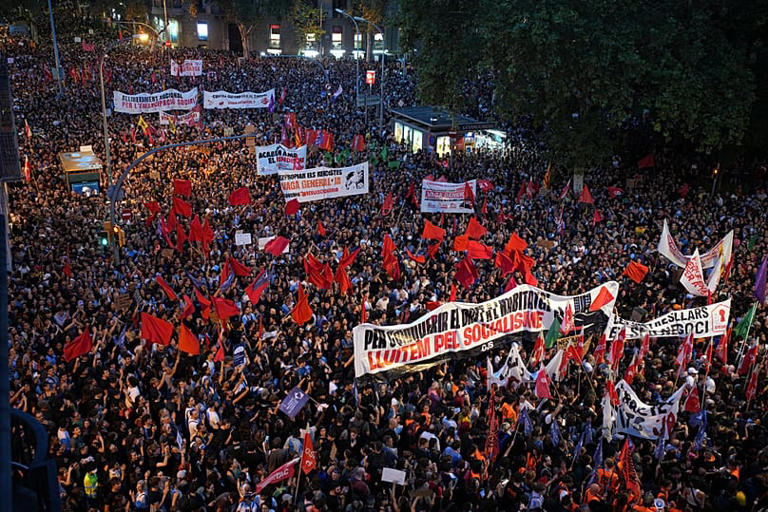 Sánchez announces 21 urgent housing measures after nationwide protests ...