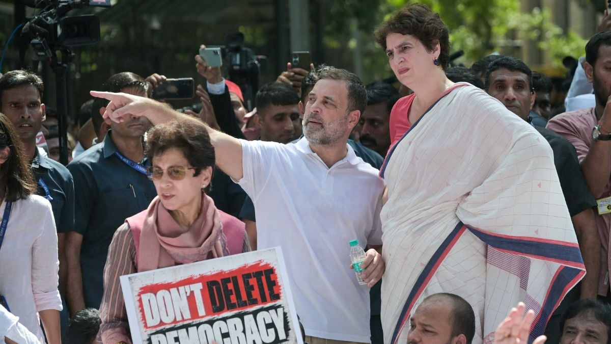 Rahul, Priyanka among those facing FIR over unauthorised entry into ...