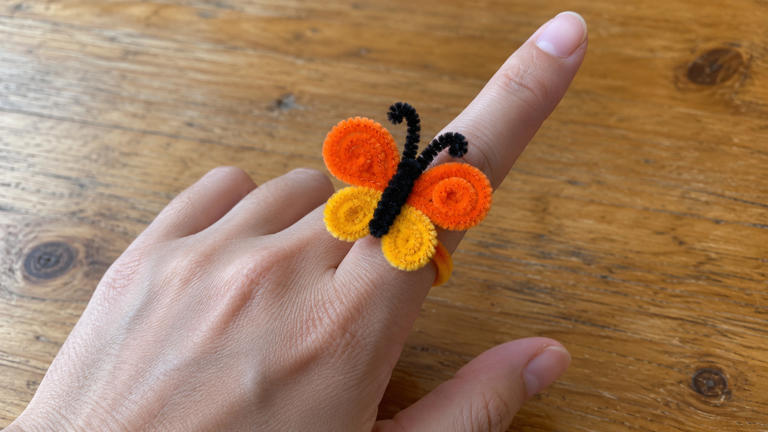 6 easy pipe-cleaner crafts to make with kids