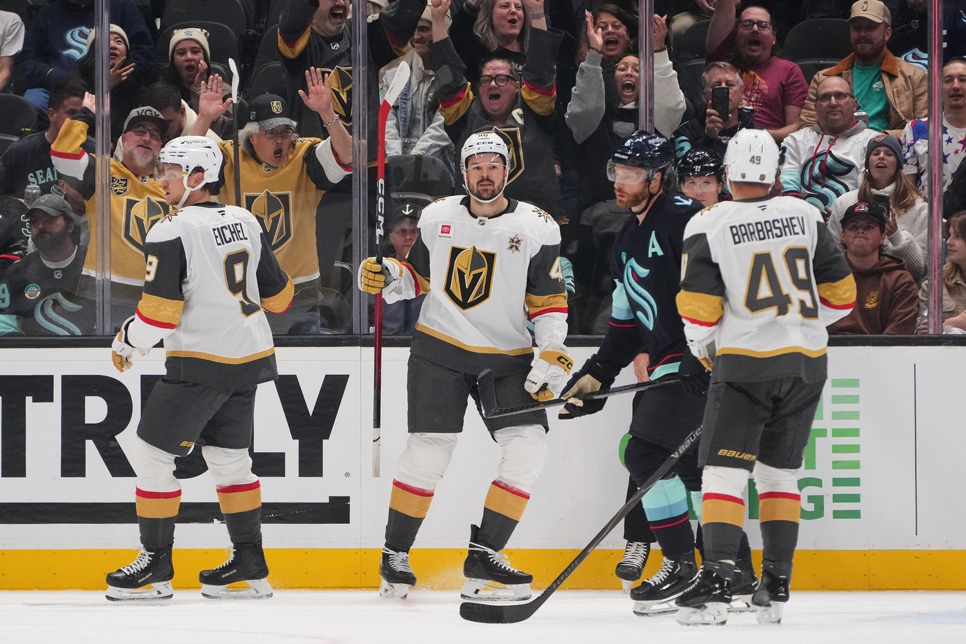 Golden Knights beat Kraken 6-2 behind 2 goals each from Olofsson and Hertl