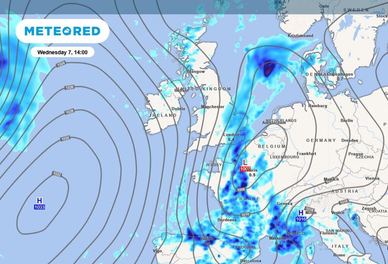 Autumn returns: Persistent lows bring heavy rain and gale-force winds ...