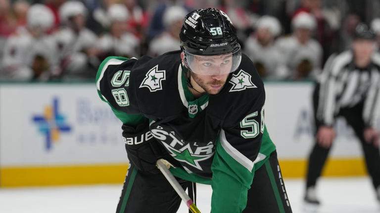 Winless Philadelphia Flyers sign free agent Michael Bunting for rest of ...