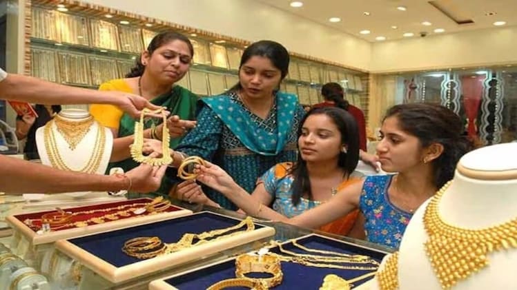 Gold, silver prices on October 7: Yellow metal nears ₹1.50 lakh, silver ...