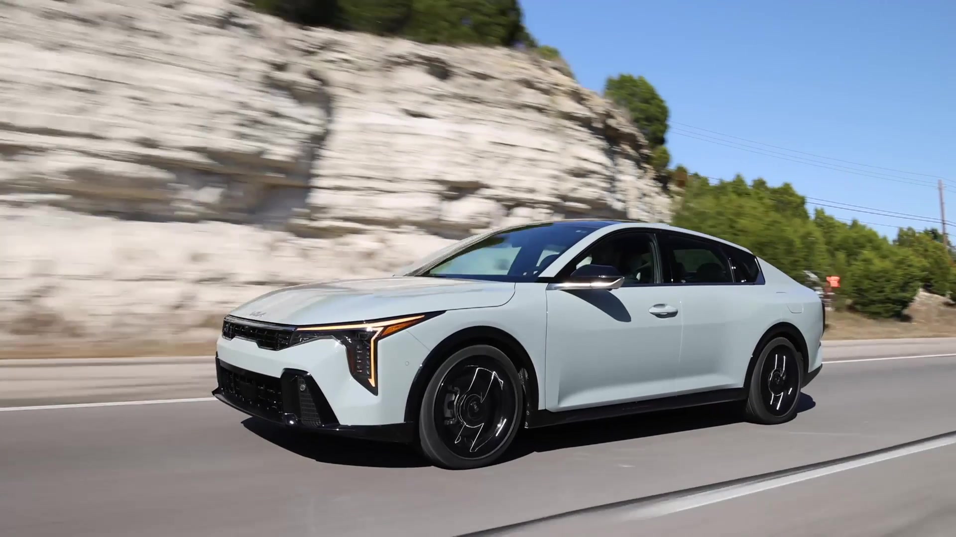 2027 Kia K4 GT-Line 1.6T driving video