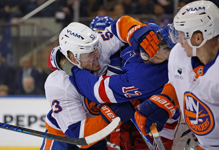 Rangers finally beat rival Islanders again for fourth consecutive win