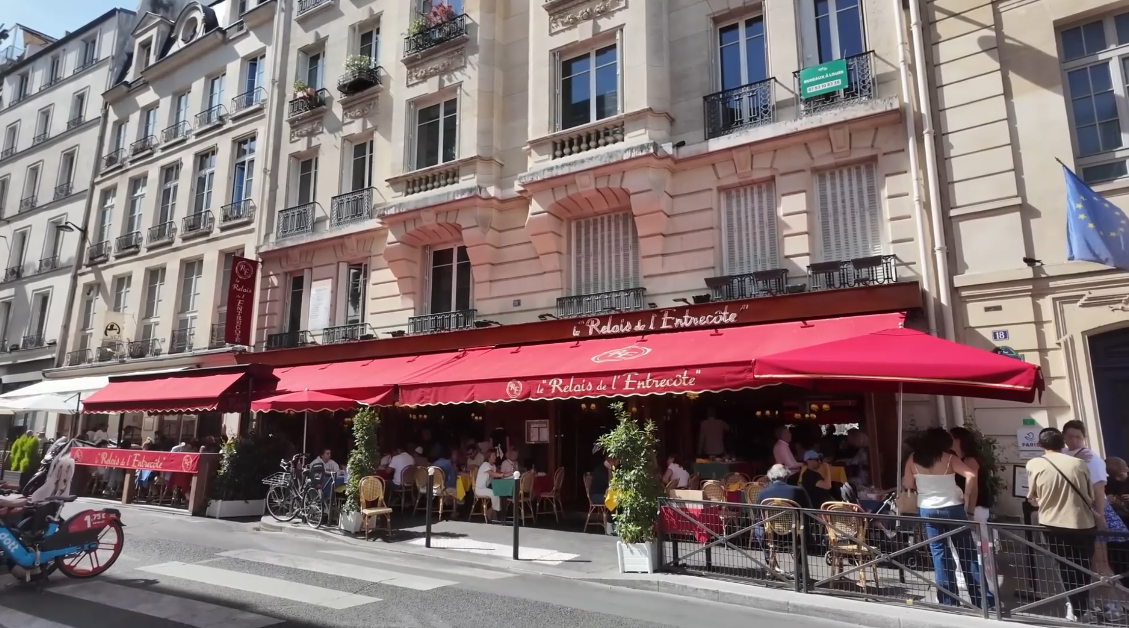 Trying the famous steak frites at Le Relais de l’Entrecôte