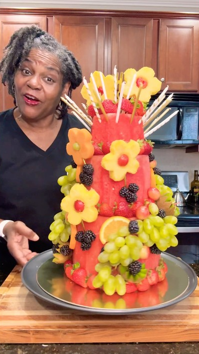 Easy edible arrangement cake with fresh fruit
