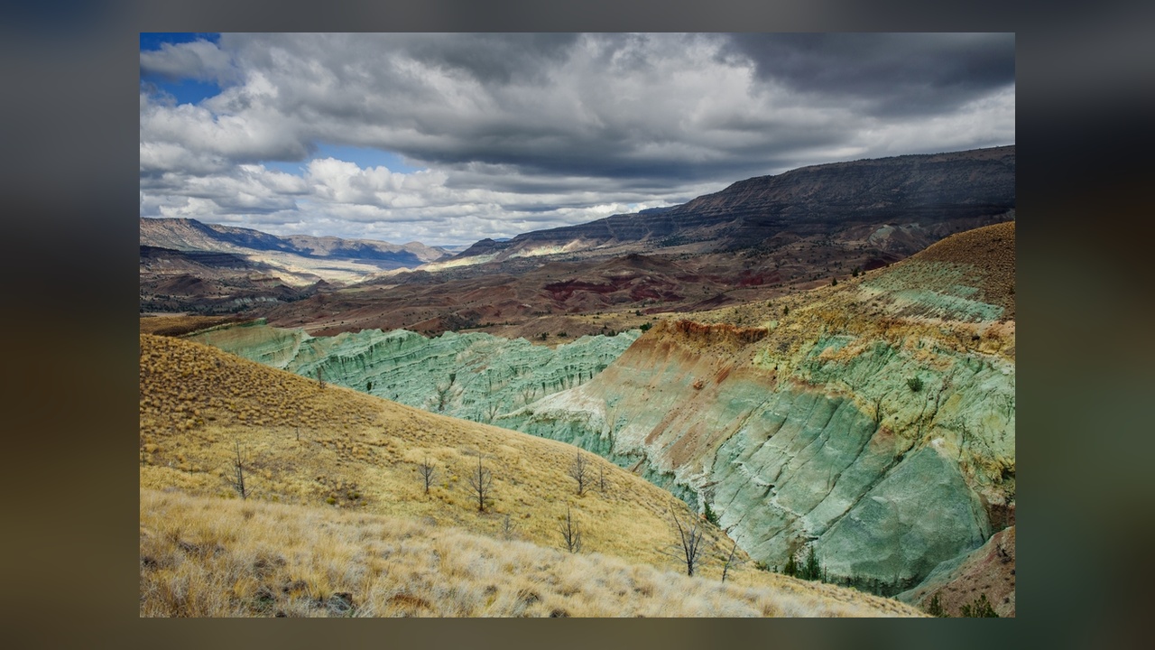 Oregon’s blue-green badlands hold 30 million years of secrets and ...