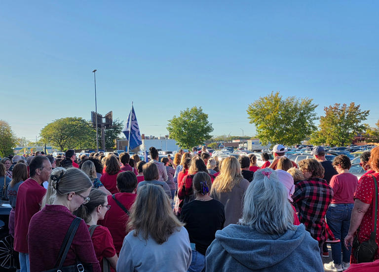 Columbus school board leader speaks on insurance fiasco, teachers pack ...