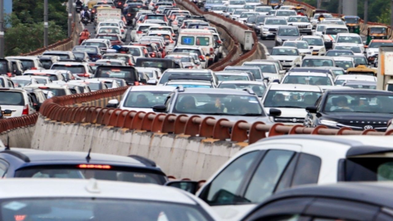 Barapullah Phase-3 chaos: Google Maps fails to update traffic status ...
