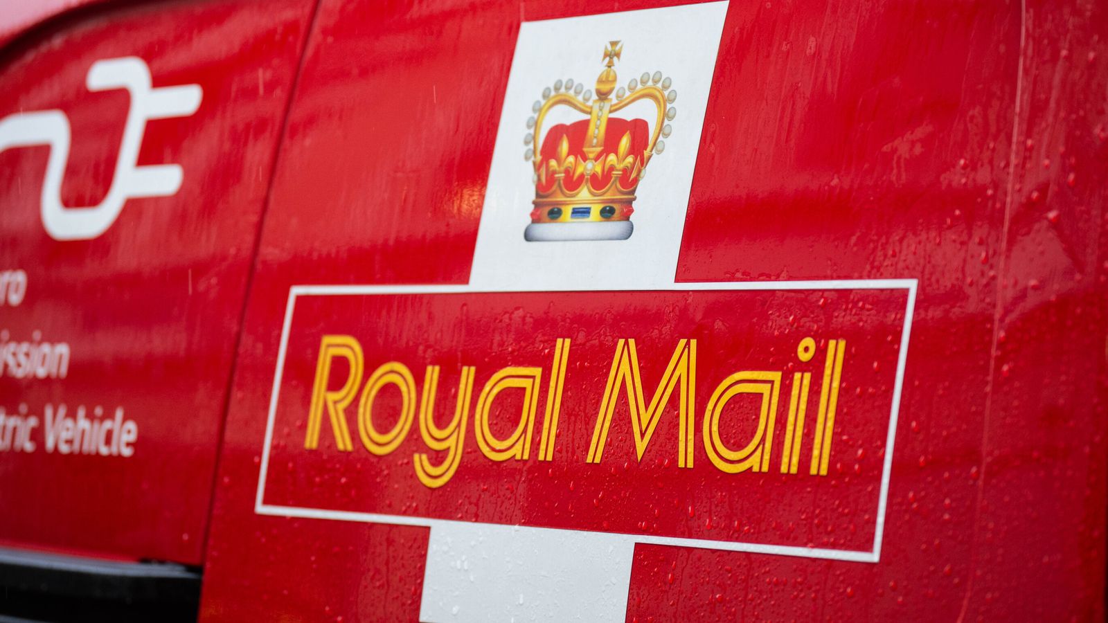 Royal Mail to cut up to 2,500 jobs