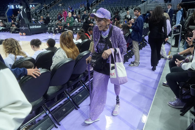 Sparkling from head to toe, amputee Cynthia Cheak becomes a key face of ...