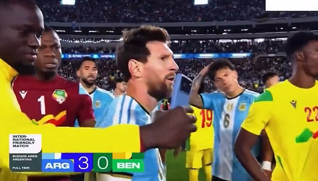 Lionel Messi brutally snubs Benin star's attempted selfie in awkward ...